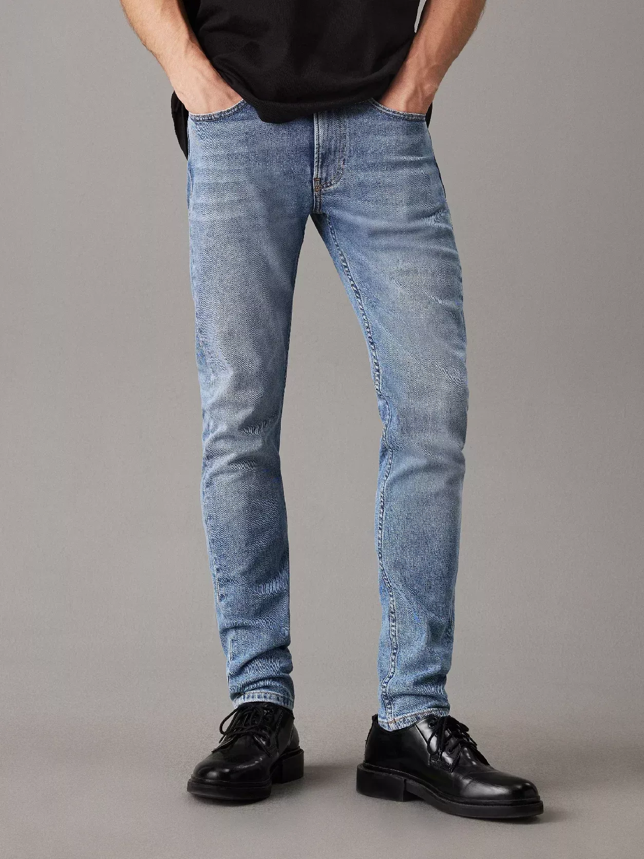 Slim Tapered Jeans