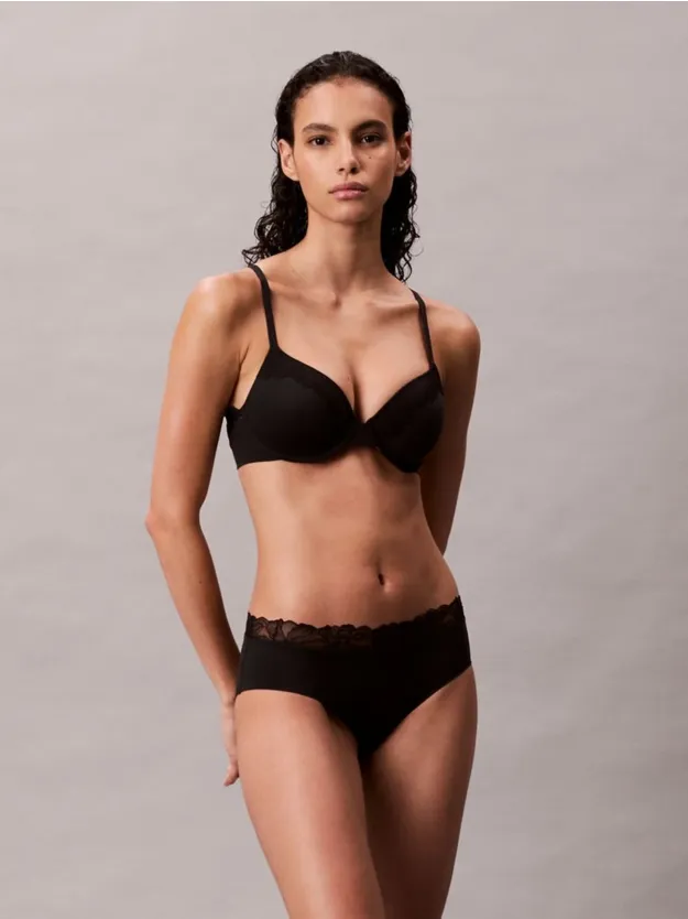 Black برا ببطانة خفيفة وبتغطية كاملة - بيرفيكتلي فيت ليس