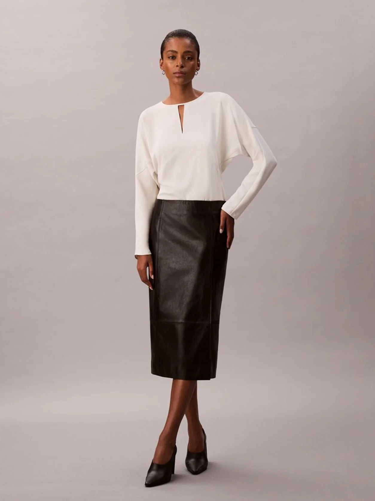 Chalk Crepe Paneled Top